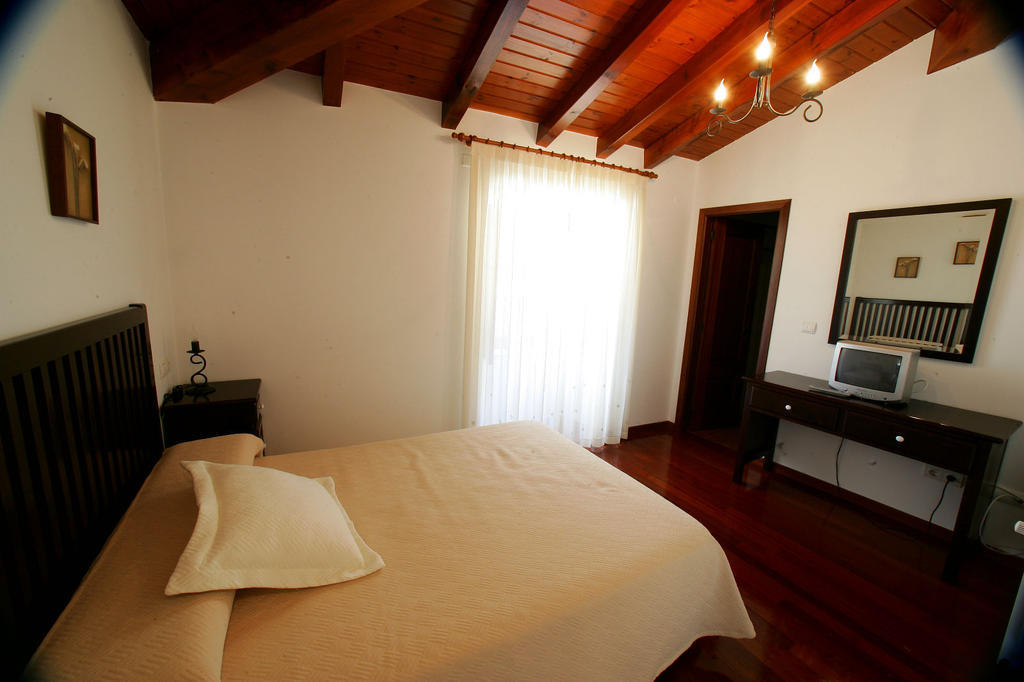 Casa Da Botica A Estrada Hostel Os Casares Buitenkant foto