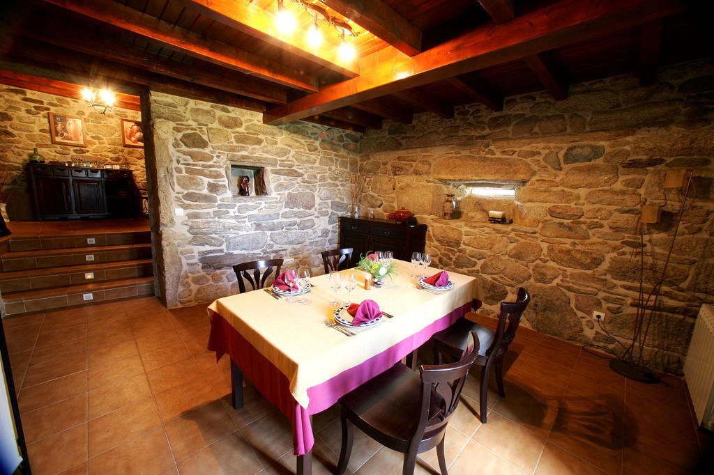 Casa Da Botica A Estrada Hostel Os Casares Buitenkant foto